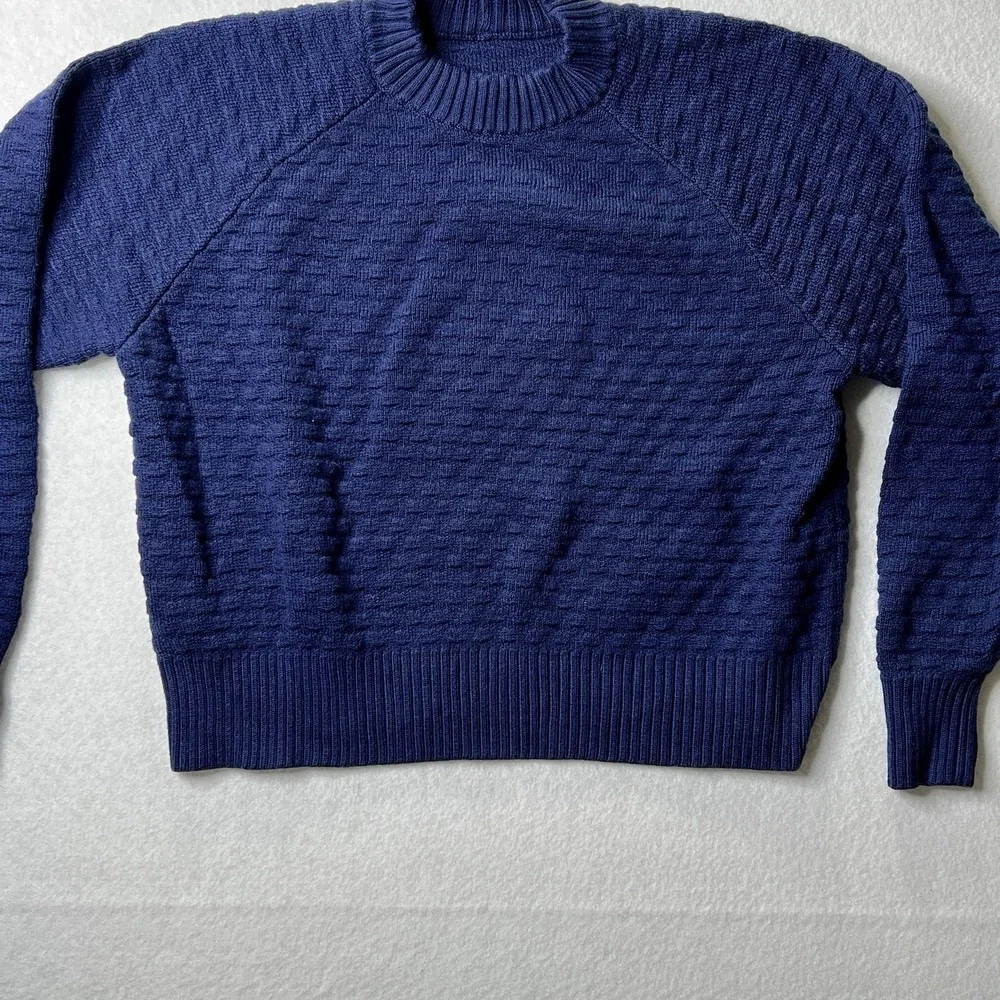 Lululemon Men's Textured Knit Raglan Crew‎ Sweater Navy Classic Minimalist